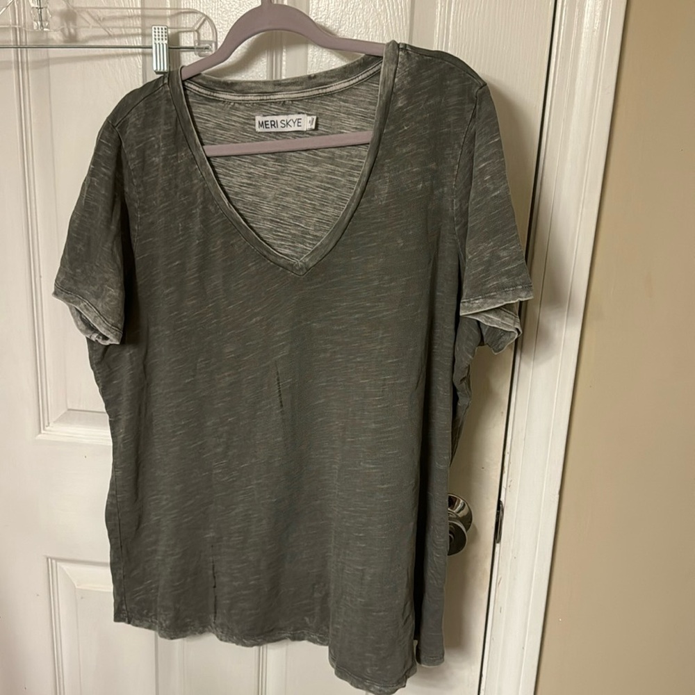 Merci skye v neck grey t-shirt size 1x